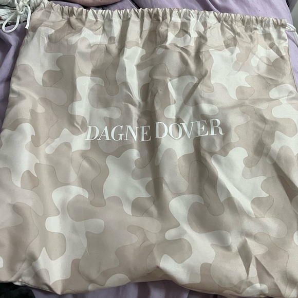 DANGE DOVER - Picture 2 of 8